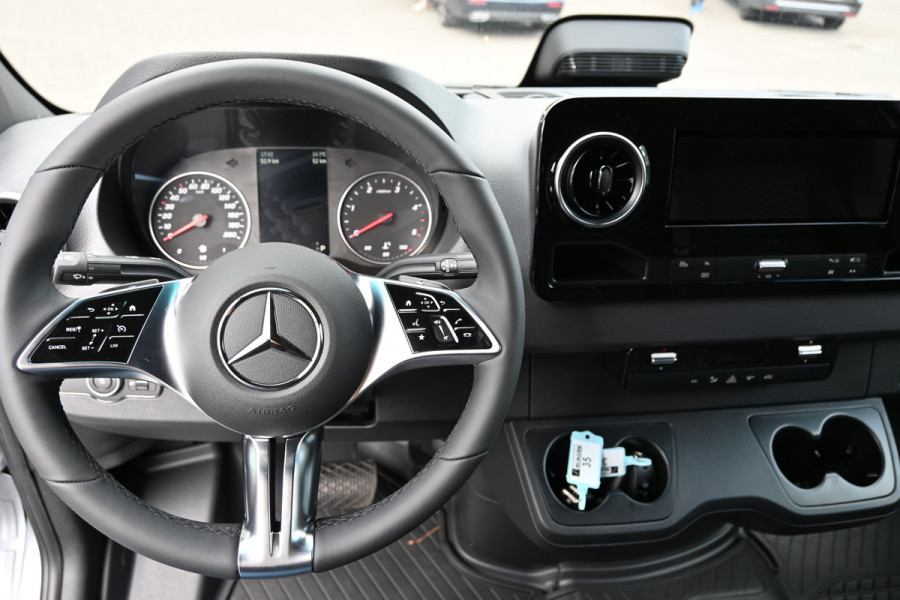 Mercedes-Benz Sprinter 319 CDI 4x4 L3H2 Select 2800 kg trekhaak, Geveerde stoel, LED