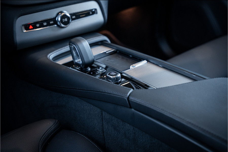 Volvo XC90 2.0 T8 Recharge AWD Ultra Dark - Panorama | H&K | Memory | 360 Camera | HUD | Keyless