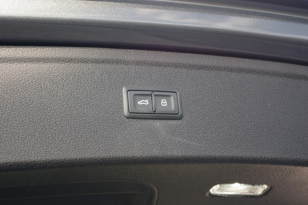Audi Q5 55 TFSI e Quattro Competition 367 PK PHEV, Panoramadak, Luchtvering, RS-Leder, B&O Sound, Luchtvering, Adap. Cruise Control, 360