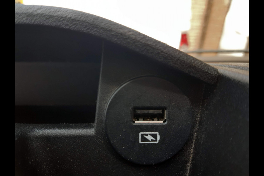Iveco Daily 35S14 Autm. Airco Cruisecontrol Laadklep Zijdeur Dakspoiler Hoge laadbak