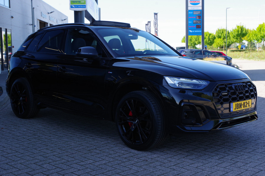 Audi Q5 55 TFSI e Quattro Competition 367 PK PHEV, Panoramadak, RS-Leder, Matrix-LED, Memory, B&O Sound, Head-Up Audi Q5 55 TFSI e Quattro Competition 367 PK PHEV, Panoramadak, RS-Leder, Matrix-LED, Memory, B&O Sound, Head-Up