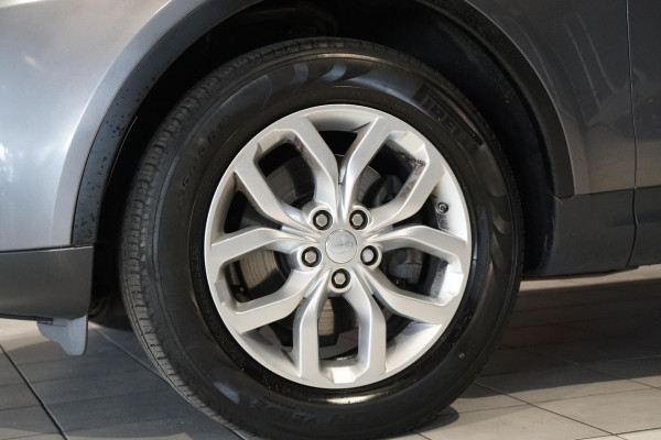 Land Rover Discovery 2.0 Sd4 / GRIJS KENTEKEN / TREKHAAK / CAMERA
