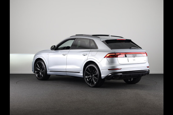 Audi Q8 55 TFSI e quattro Pro Line S 394pk | Panoramadak | B&O | Vierwielbesturing | Ass.Plus.Remote | Sportstoel Plus | 23'' inch Zwart | Trekhaak |