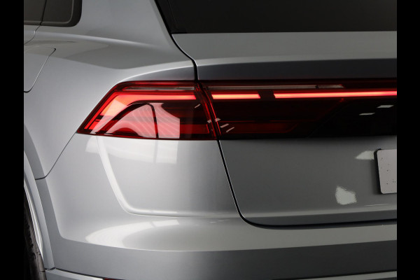 Audi Q8 55 TFSI e quattro Pro Line S 394pk | Panoramadak | B&O | Vierwielbesturing | Ass.Plus.Remote | Sportstoel Plus | 23'' inch Zwart | Trekhaak |