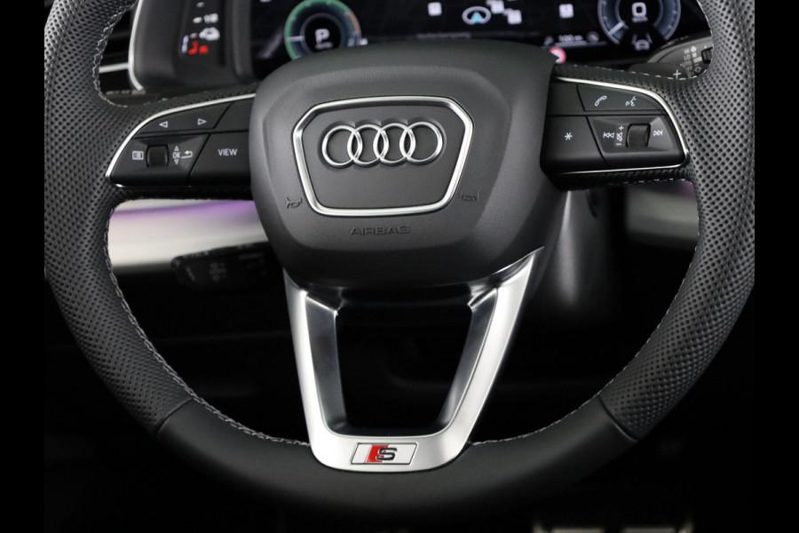 Audi Q8 55 TFSI e quattro Pro Line S 394pk | Panoramadak | B&O | Vierwielbesturing | Ass.Plus.Remote | Sportstoel Plus | 23'' inch Zwart | Trekhaak |