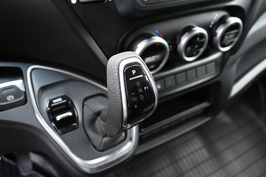 Iveco Daily 35S18H 3.0L Open laadbak Facelift, LED, ACC, Geveerde stoel, Camera