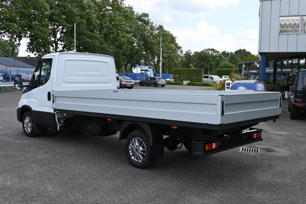 Iveco Daily 35S18H 3.0L Open laadbak Facelift, LED, ACC, Geveerde stoel, Camera