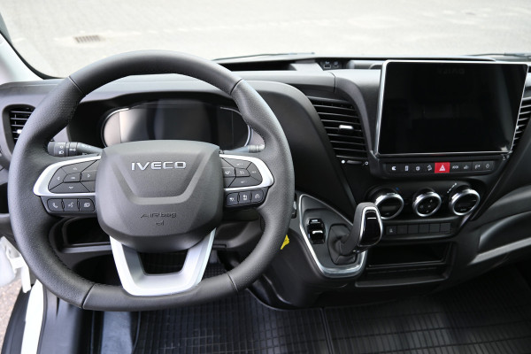Iveco Daily 35S18H 3.0L Open laadbak Facelift, LED, ACC, Geveerde stoel, Camera