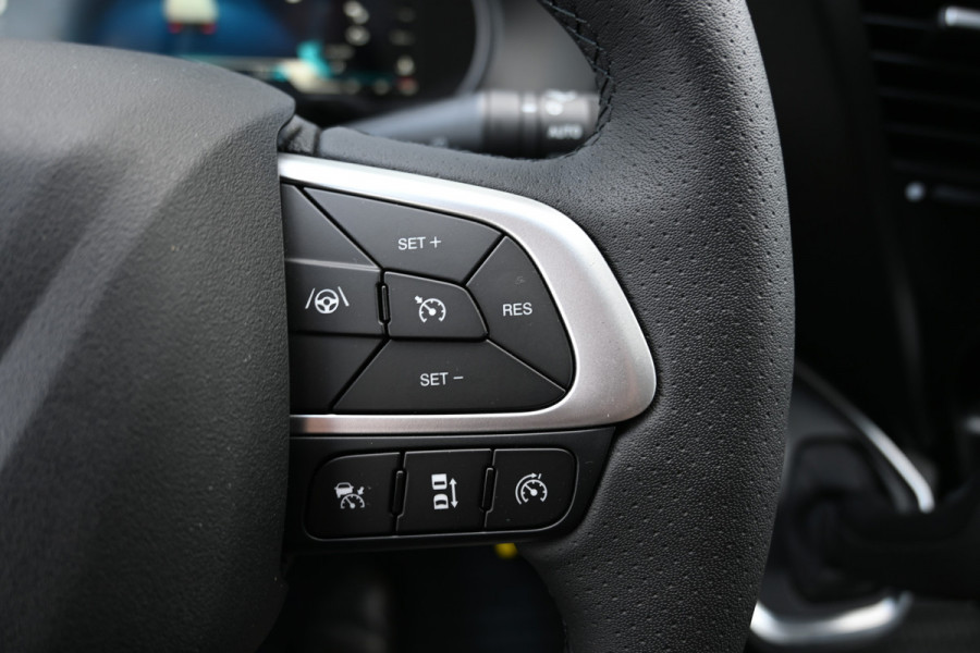 Iveco Daily 35S18H 3.0L Open laadbak Facelift, LED, ACC, Geveerde stoel, Camera