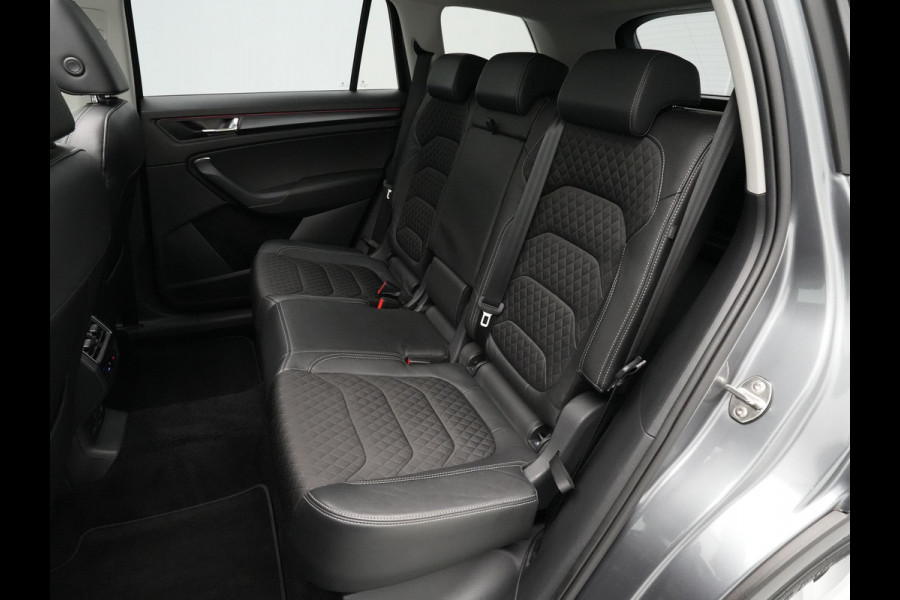 Škoda Kodiaq 1.5 150 TSI Limited Business Edition Panorama Navigatie Carplay Sideassist Stoelverwarming