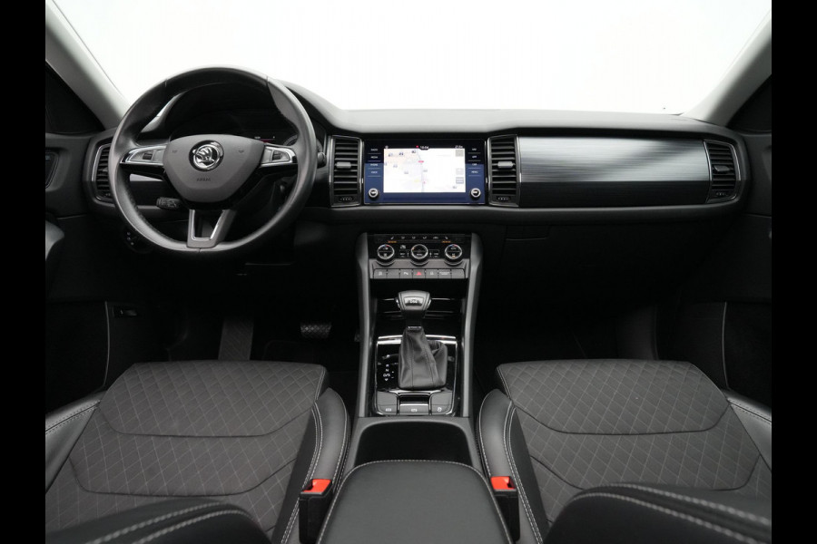 Škoda Kodiaq 1.5 150 TSI Limited Business Edition Panorama Navigatie Carplay Sideassist Stoelverwarming