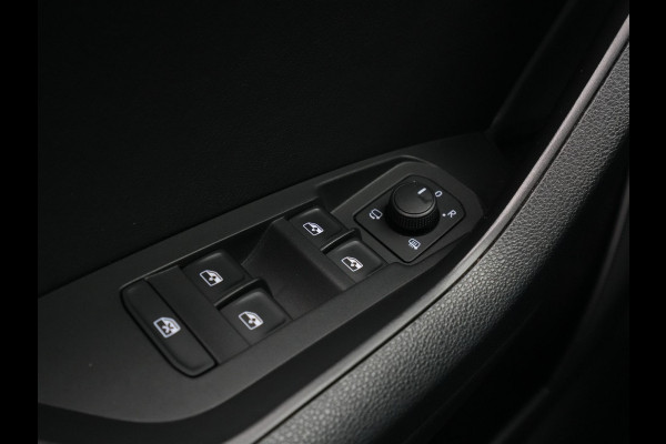Škoda Kodiaq 1.5 150 TSI Limited Business Edition Panorama Navigatie Carplay Sideassist Stoelverwarming
