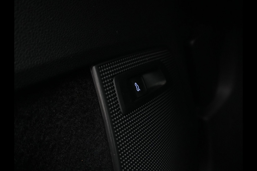 Škoda Kodiaq 1.5 150 TSI Limited Business Edition Panorama Navigatie Carplay Sideassist Stoelverwarming
