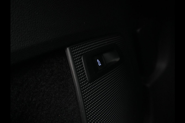Škoda Kodiaq 1.5 150 TSI Limited Business Edition Panorama Navigatie Carplay Sideassist Stoelverwarming