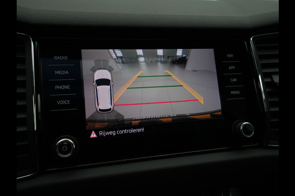 Škoda Kodiaq 1.5 150 TSI Limited Business Edition Panorama Navigatie Carplay Sideassist Stoelverwarming