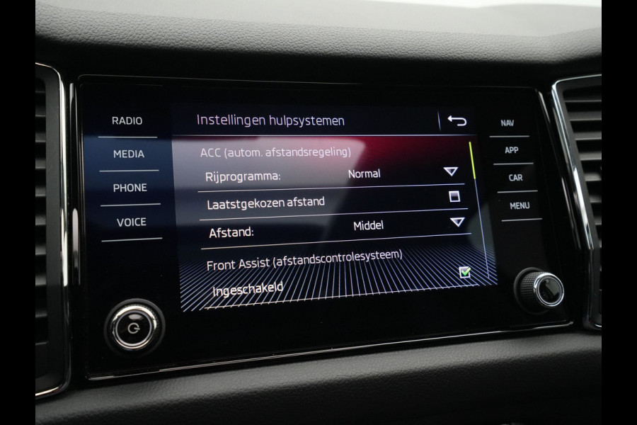 Škoda Kodiaq 1.5 150 TSI Limited Business Edition Panorama Navigatie Carplay Sideassist Stoelverwarming