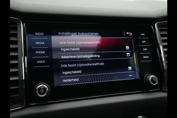 Škoda Kodiaq 1.5 150 TSI Limited Business Edition Panorama Navigatie Carplay Sideassist Stoelverwarming