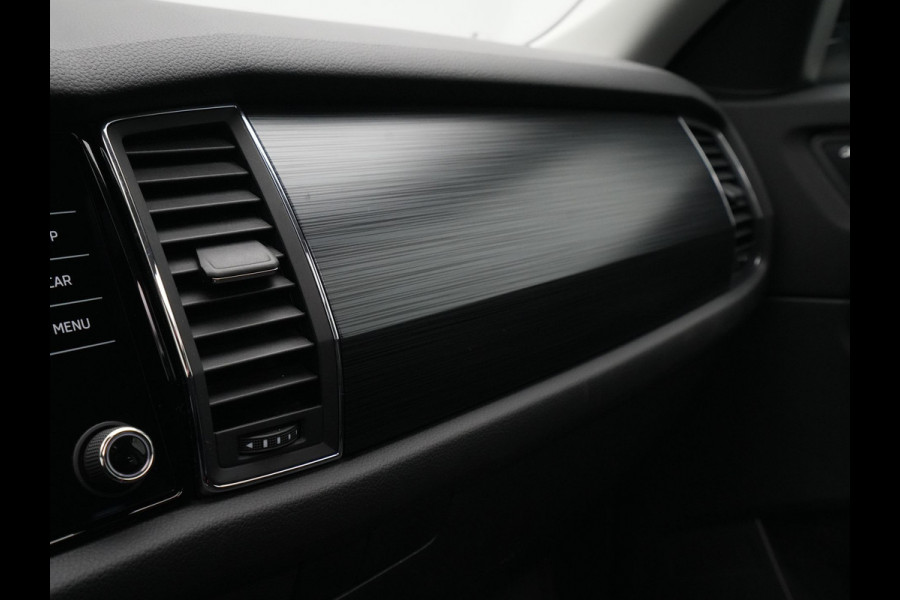 Škoda Kodiaq 1.5 150 TSI Limited Business Edition Panorama Navigatie Carplay Sideassist Stoelverwarming