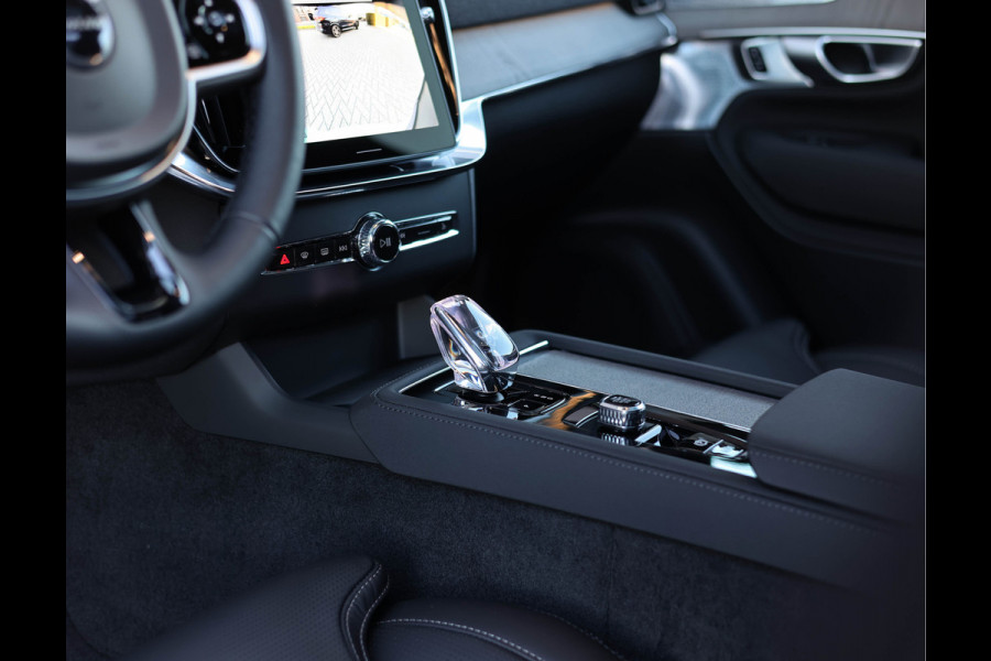 Volvo XC90 T8 AWD Ultra Dark | Pano - Trekhaak - B&W Volvo XC90 T8 AWD Ultra Dark | Pano - Trekhaak - B&W