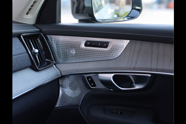 Volvo XC90 T8 AWD Ultra Dark | Pano - Trekhaak - B&W Volvo XC90 T8 AWD Ultra Dark | Pano - Trekhaak - B&W