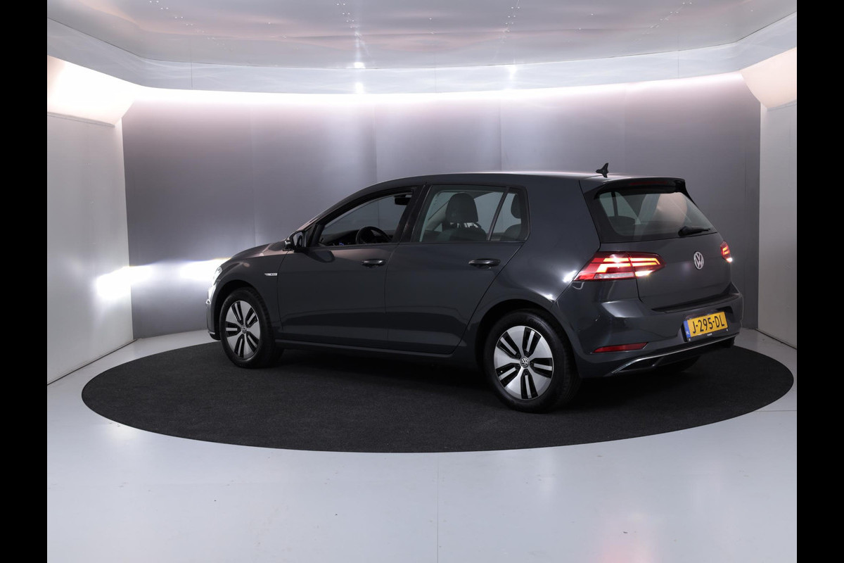 Volkswagen e-Golf E-DITION 136 pk | Navigatie | Parkeersensoren | Adaptieve cruise control | Autom. airco | LED koplampen |