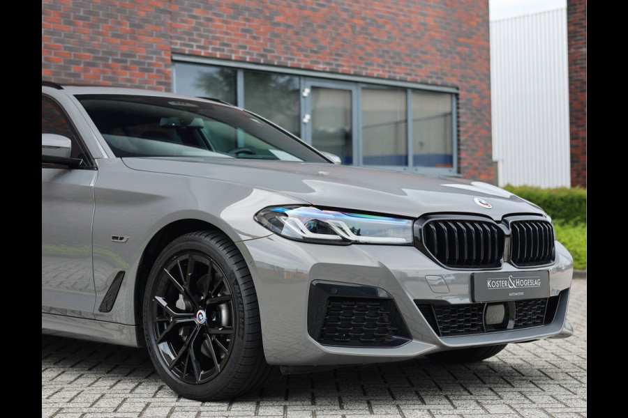 BMW 5 Serie Touring 530e xDrive | Pano - H/K - Laser - Trekhaak