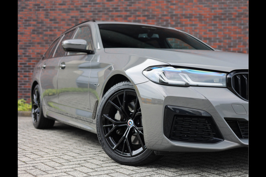 BMW 5 Serie Touring 530e xDrive | Pano - H/K - Laser - Trekhaak