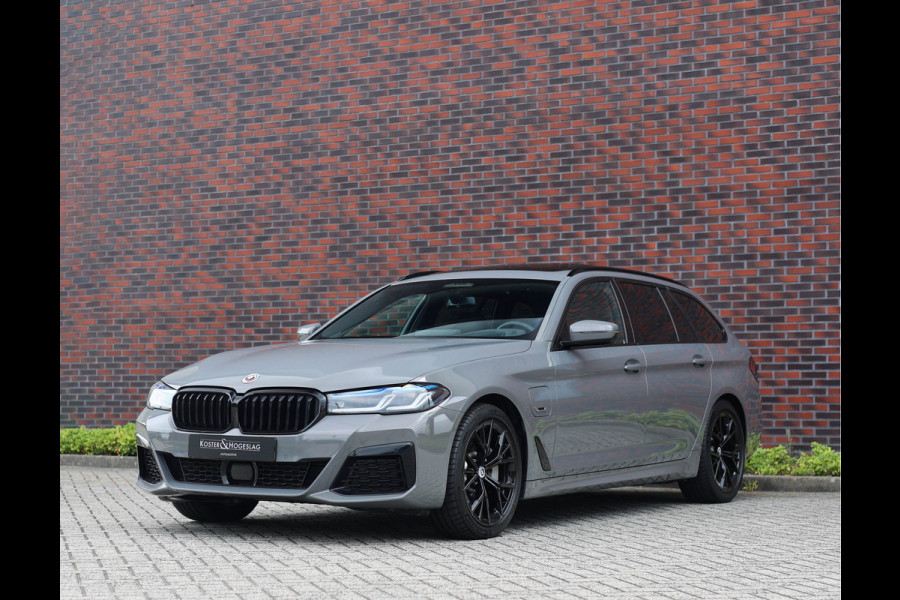 BMW 5 Serie Touring 530e xDrive | Pano - H/K - Laser - Trekhaak