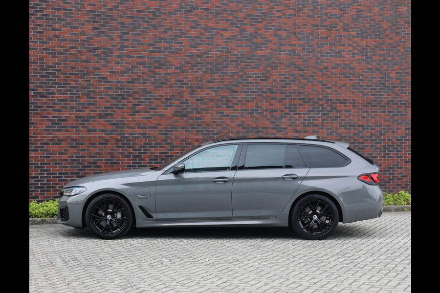 BMW 5 Serie Touring 530e xDrive | Pano - H/K - Laser - Trekhaak