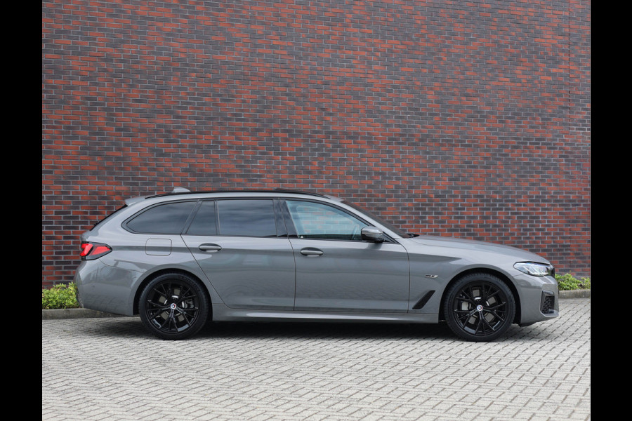 BMW 5 Serie Touring 530e xDrive | Pano - H/K - Laser - Trekhaak