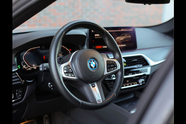 BMW 5 Serie Touring 530e xDrive | Pano - H/K - Laser - Trekhaak