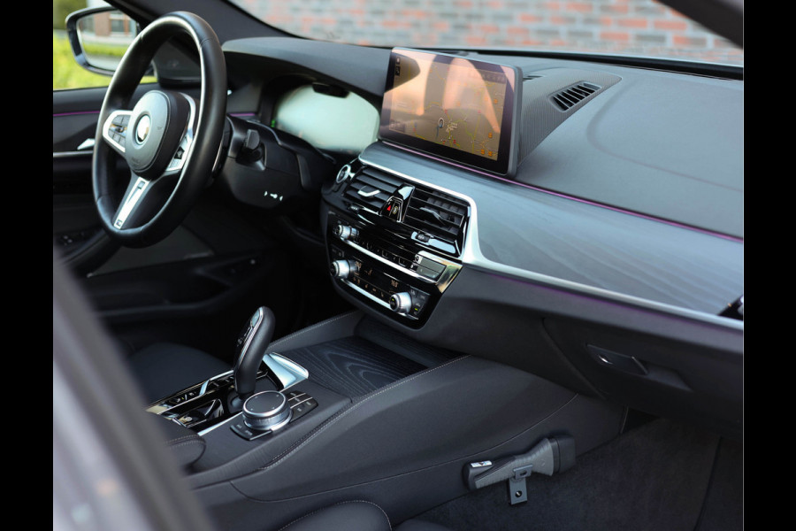 BMW 5 Serie Touring 530e xDrive | Pano - H/K - Laser - Trekhaak