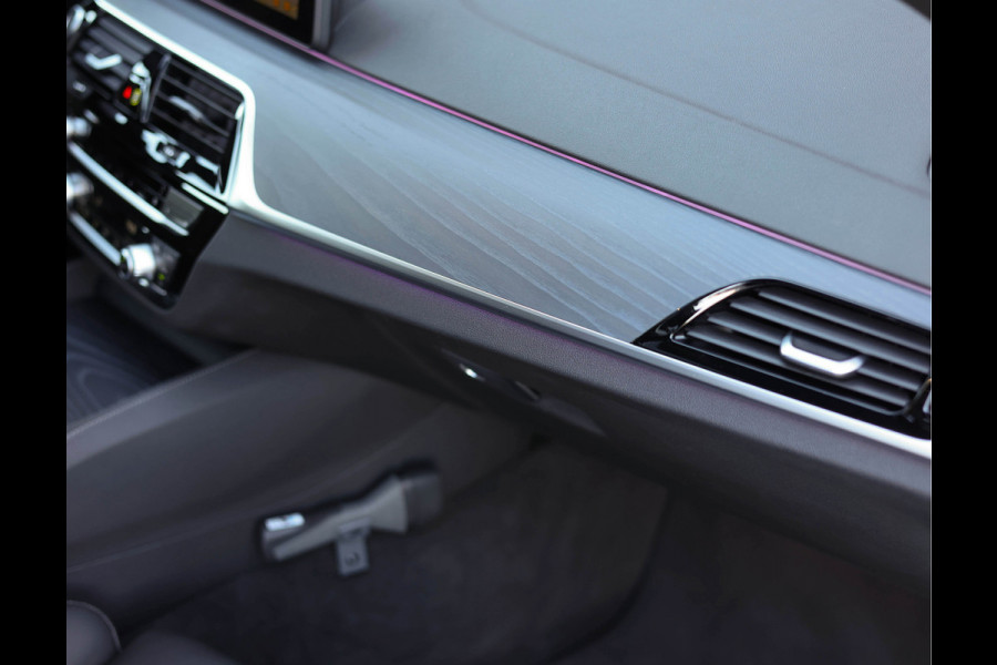BMW 5 Serie Touring 530e xDrive | Pano - H/K - Laser - Trekhaak