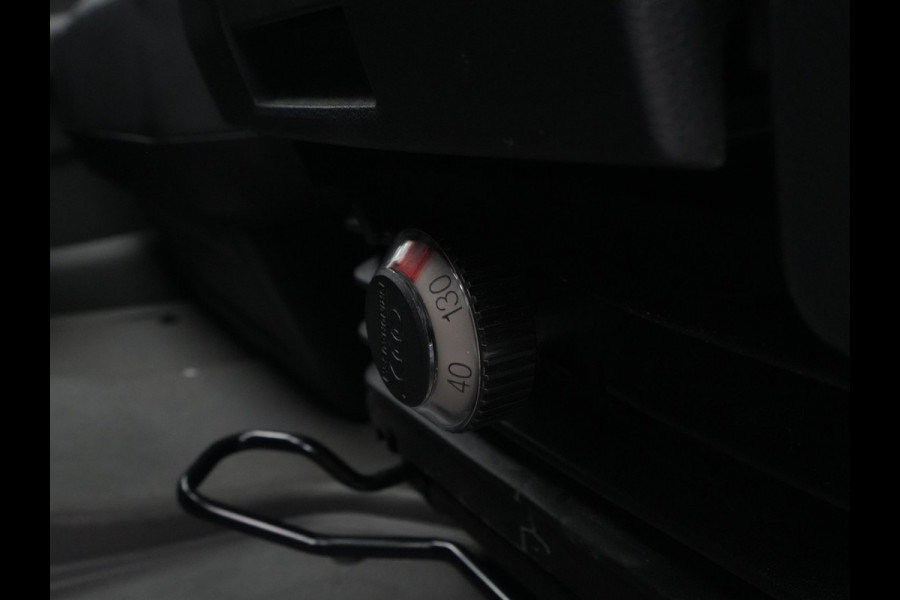 Volkswagen Crafter 35 2.0 TDI L3H3 Highline Camera Pdc Acc Trekhaak Navigatie Carplay Parkassist