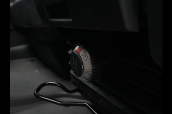 Volkswagen Crafter 35 2.0 TDI L3H3 Highline Camera Pdc Acc Trekhaak Navigatie Carplay Parkassist