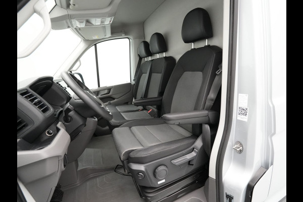 Volkswagen Crafter 35 2.0 TDI L3H3 Highline Camera Pdc Acc Trekhaak Navigatie Carplay Parkassist