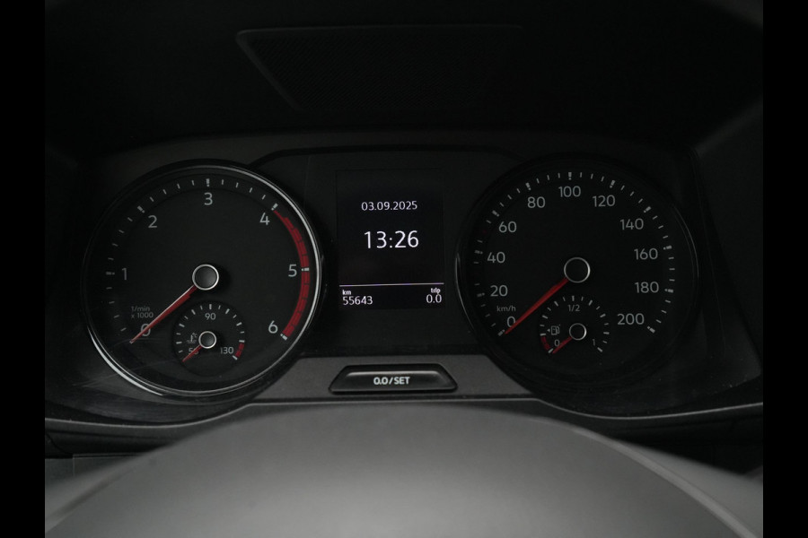 Volkswagen Crafter 35 2.0 TDI L3H3 Highline Camera Pdc Acc Trekhaak Navigatie Carplay Parkassist