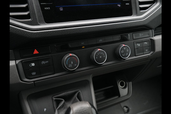 Volkswagen Crafter 35 2.0 TDI L3H3 Highline Camera Pdc Acc Trekhaak Navigatie Carplay Parkassist