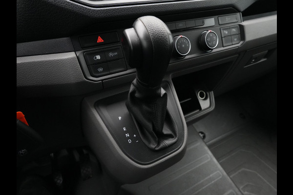 Volkswagen Crafter 35 2.0 TDI L3H3 Highline Camera Pdc Acc Trekhaak Navigatie Carplay Parkassist