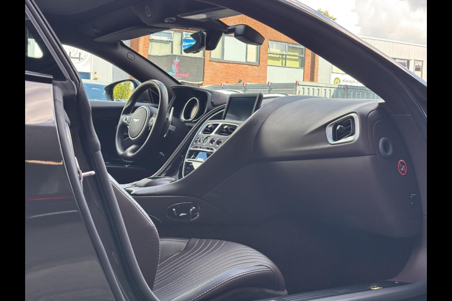 Aston Martin DB11 4.0 V8