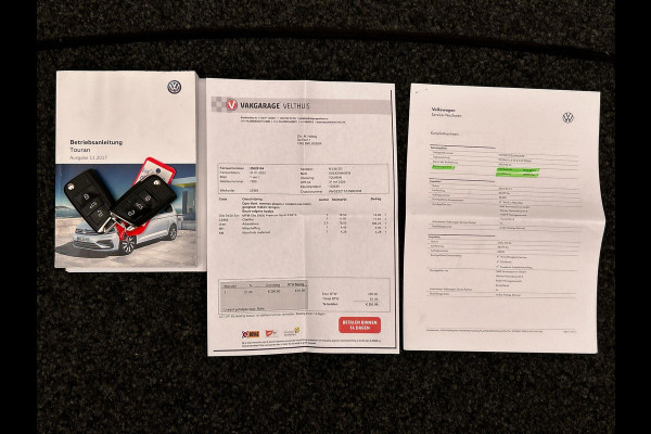 Volkswagen Touran 1.4 TSI Highline Edition R 7 Persoons Carplay Trekhaak Adaptive-cruise Camera Navigatie