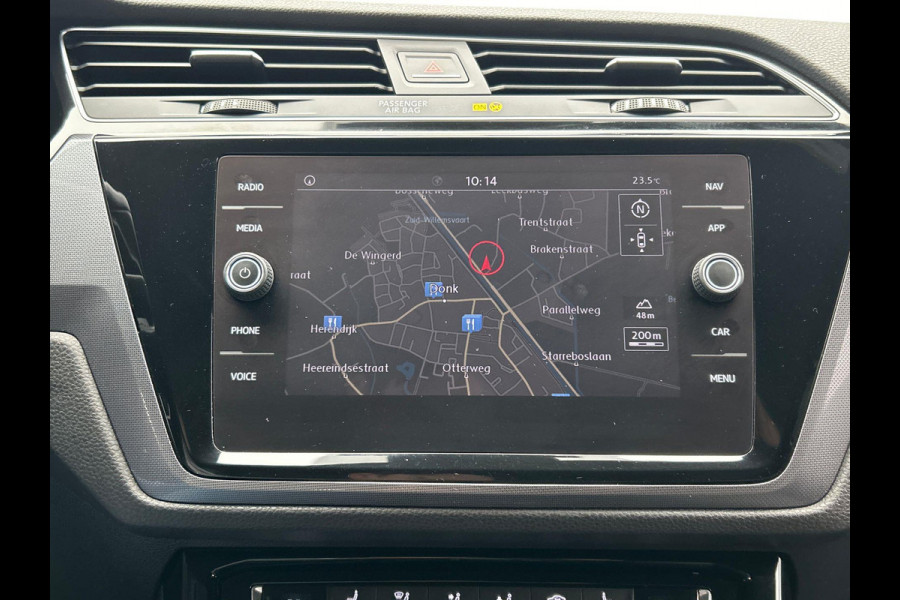 Volkswagen Touran 1.4 TSI Highline Edition R 7 Persoons Carplay Trekhaak Adaptive-cruise Camera Navigatie