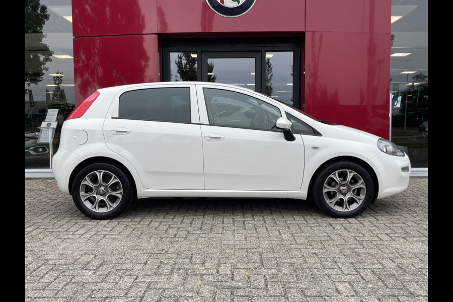Fiat Punto Evo TwinAir Sempre 100 PK | Cruise control | Climate control | Trekhaak Fiat Punto Evo TwinAir Sempre 100 PK | Cruise control | Climate control | Trekhaak