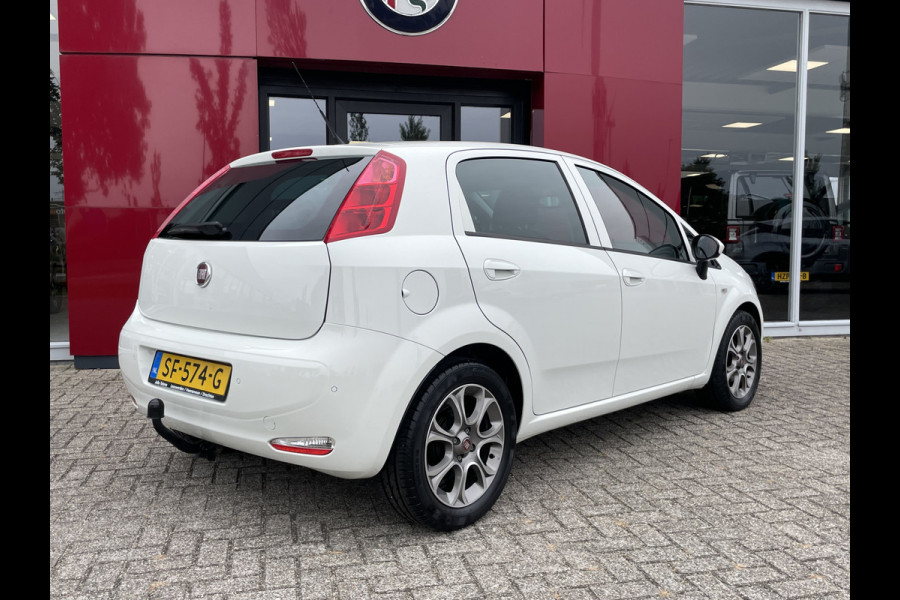 Fiat Punto Evo TwinAir Sempre 100 PK | Cruise control | Climate control | Trekhaak Fiat Punto Evo TwinAir Sempre 100 PK | Cruise control | Climate control | Trekhaak