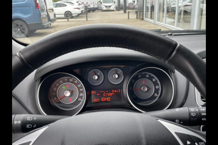 Fiat Punto Evo TwinAir Sempre 100 PK | Cruise control | Climate control | Trekhaak Fiat Punto Evo TwinAir Sempre 100 PK | Cruise control | Climate control | Trekhaak
