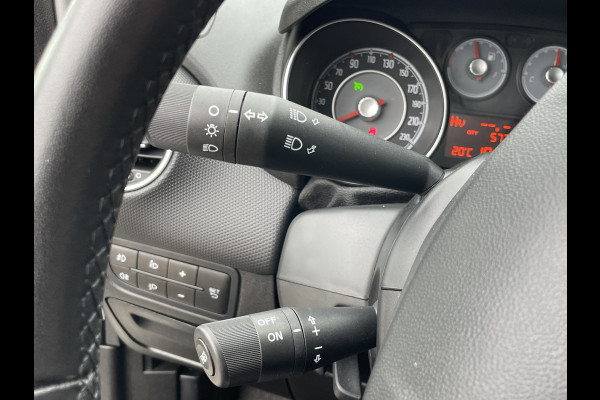 Fiat Punto Evo TwinAir Sempre 100 PK | Cruise control | Climate control | Trekhaak Fiat Punto Evo TwinAir Sempre 100 PK | Cruise control | Climate control | Trekhaak