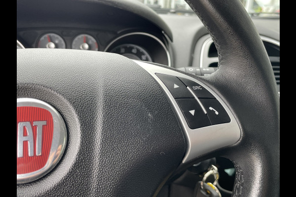 Fiat Punto Evo TwinAir Sempre 100 PK | Cruise control | Climate control | Trekhaak Fiat Punto Evo TwinAir Sempre 100 PK | Cruise control | Climate control | Trekhaak