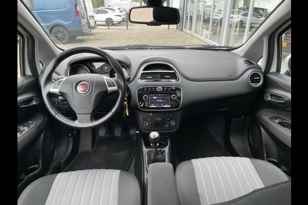 Fiat Punto Evo TwinAir Sempre 100 PK | Cruise control | Climate control | Trekhaak Fiat Punto Evo TwinAir Sempre 100 PK | Cruise control | Climate control | Trekhaak