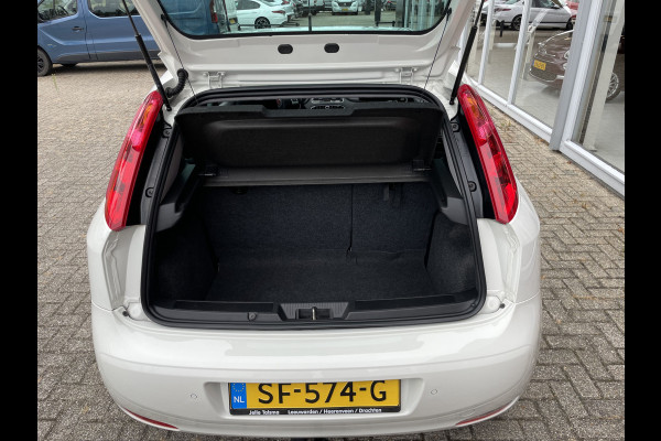Fiat Punto Evo TwinAir Sempre 100 PK | Cruise control | Climate control | Trekhaak Fiat Punto Evo TwinAir Sempre 100 PK | Cruise control | Climate control | Trekhaak