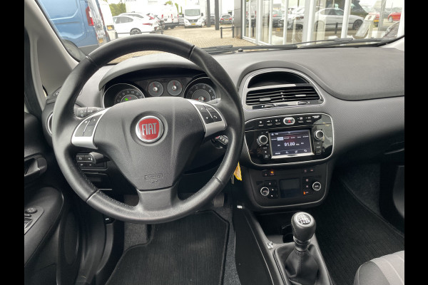 Fiat Punto Evo TwinAir Sempre 100 PK | Cruise control | Climate control | Trekhaak Fiat Punto Evo TwinAir Sempre 100 PK | Cruise control | Climate control | Trekhaak